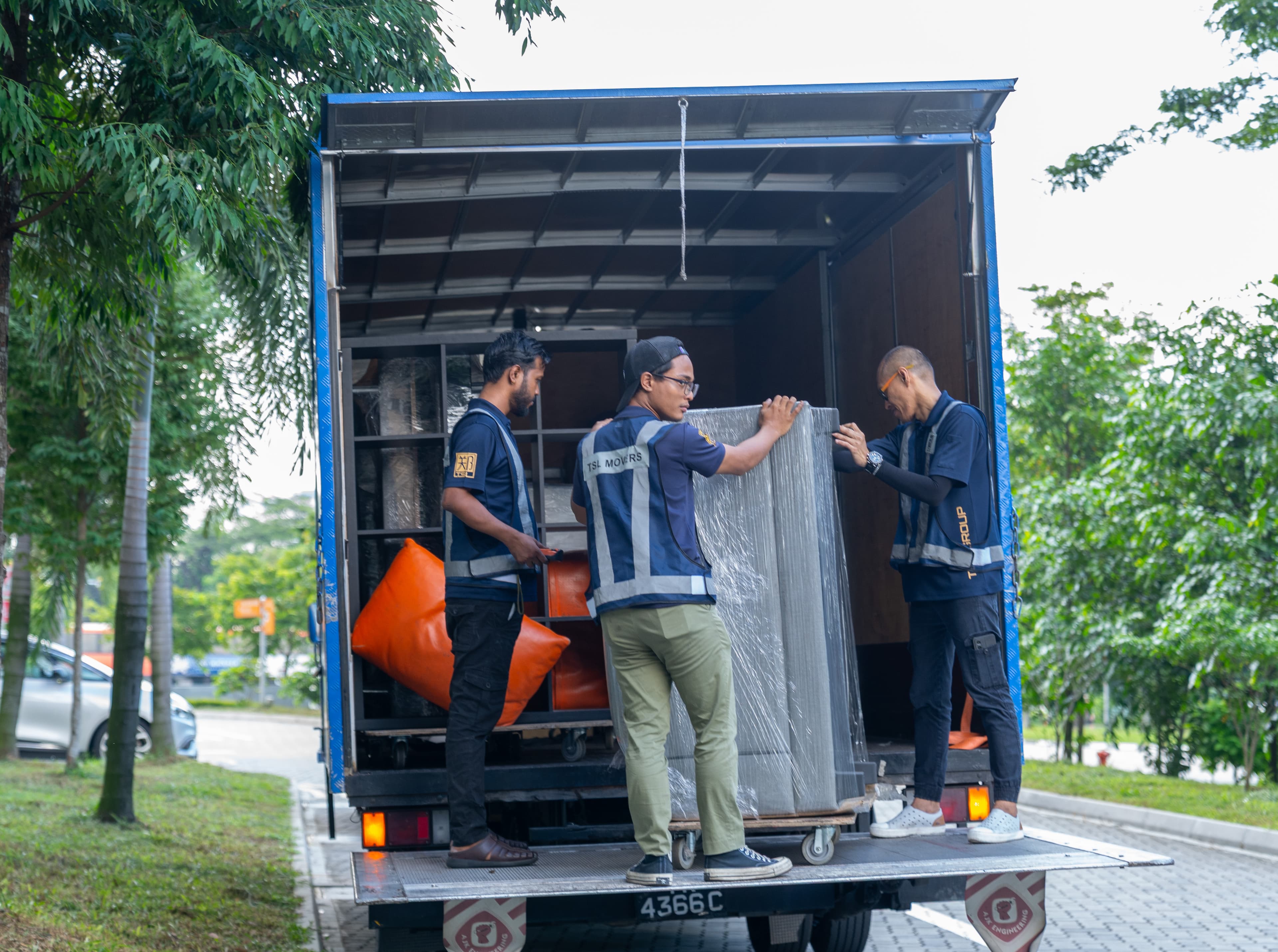 Residential and office moving